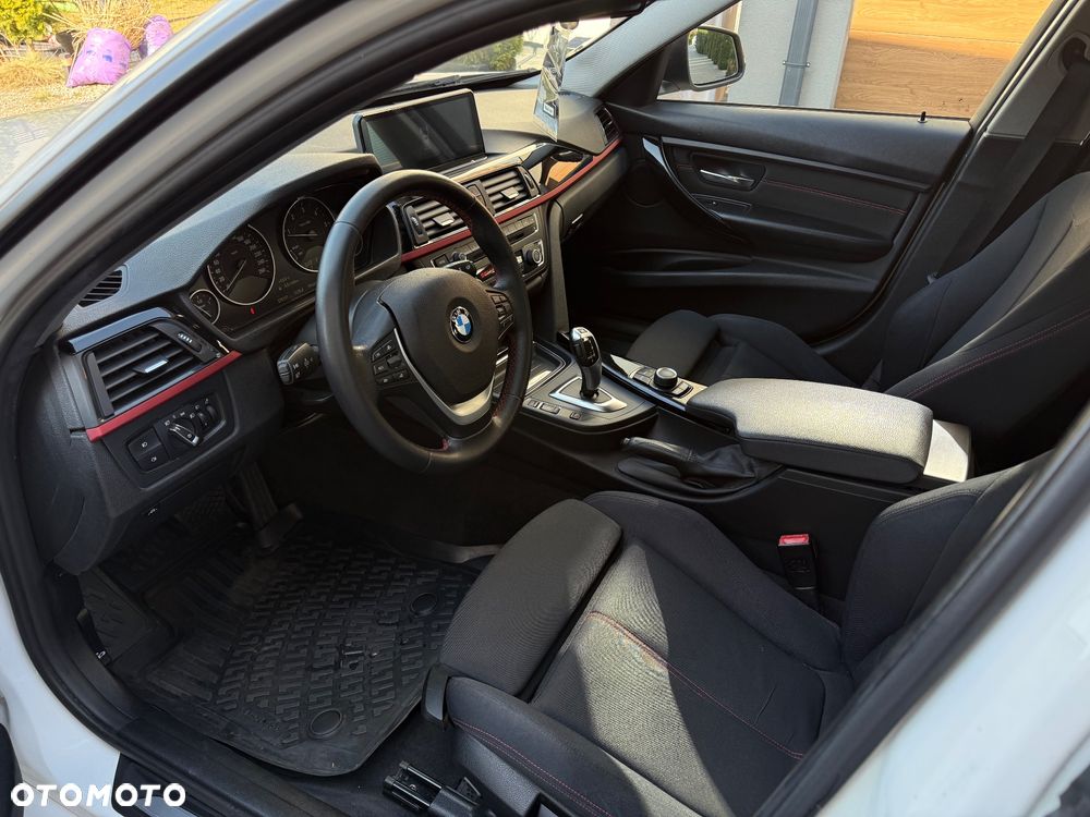 BMW Seria 3 320d Sport Line - 10