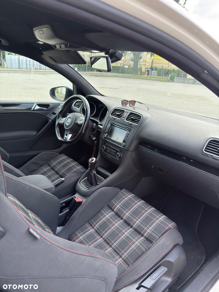 Volkswagen Golf 2.0 GTI - 12