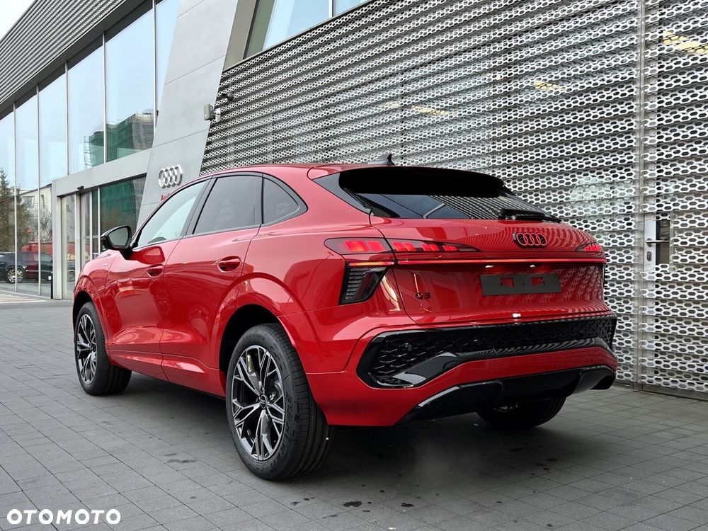 Audi Q3 Sportback - 12