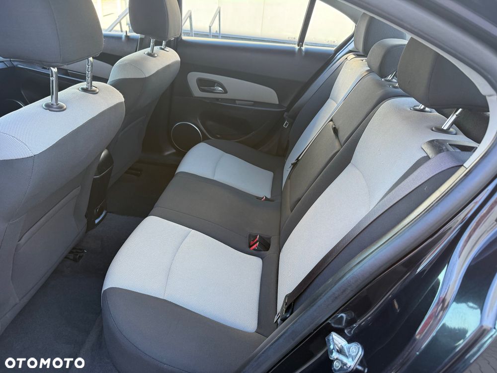 Chevrolet Cruze 1.6 LS - 7