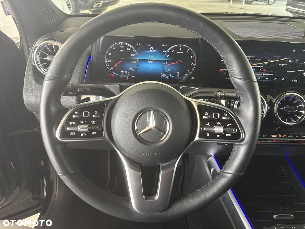 Mercedes-Benz GLB - 12
