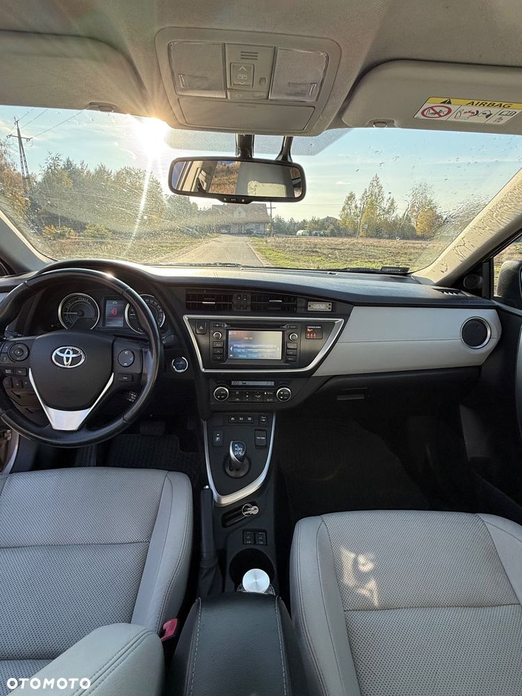 Toyota Auris 1.8 HSD Luna - 1