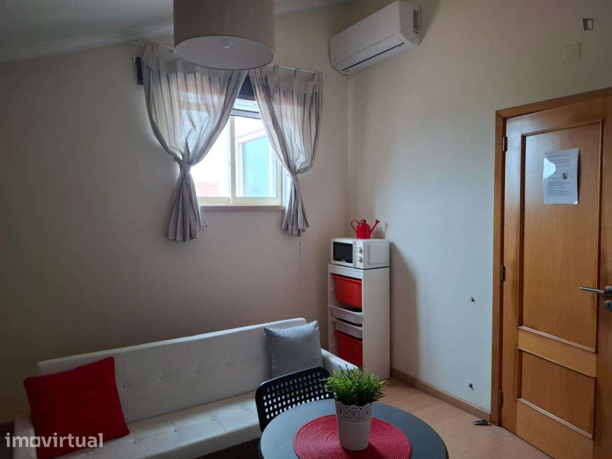 Quarto - localizado em Leiria - Grande imagem: 5/8