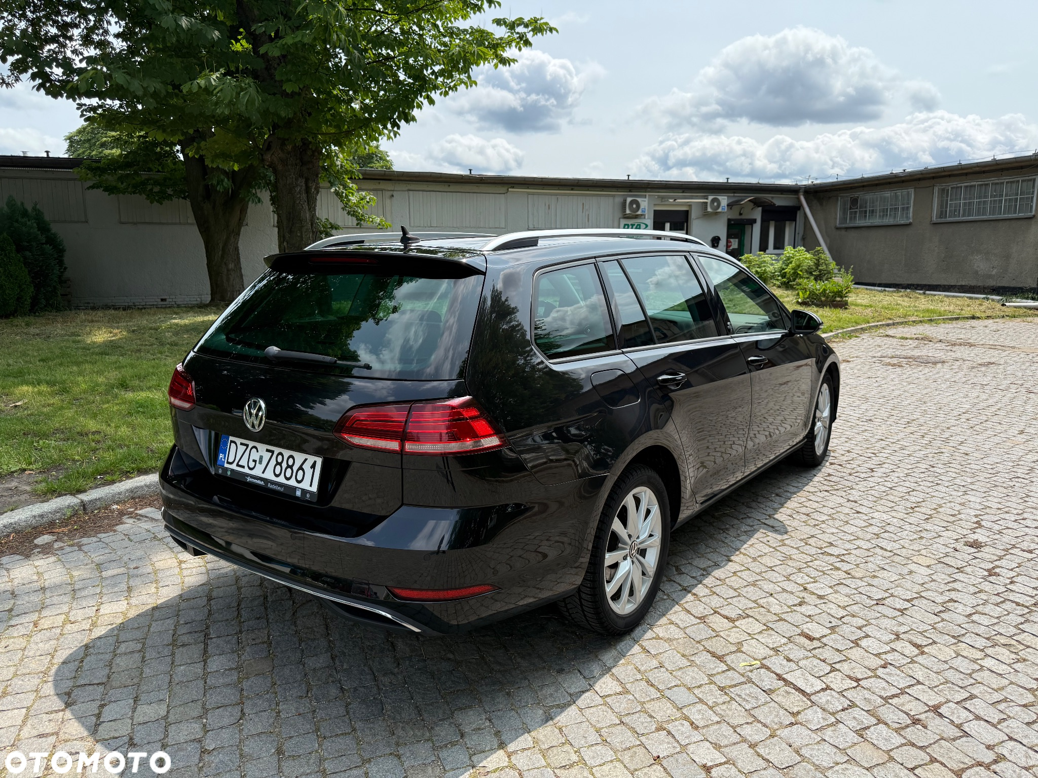 Volkswagen Golf 1.6 TDI DSG Sound - 6