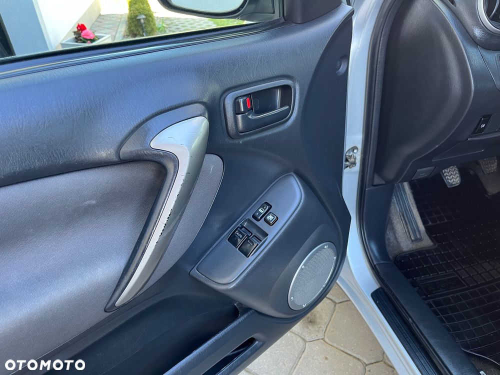 Toyota RAV4 2.0 D-4D Prestige - 14