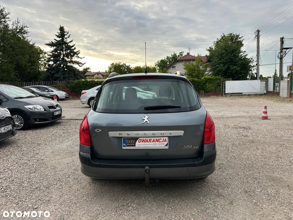 Peugeot 308 - 8