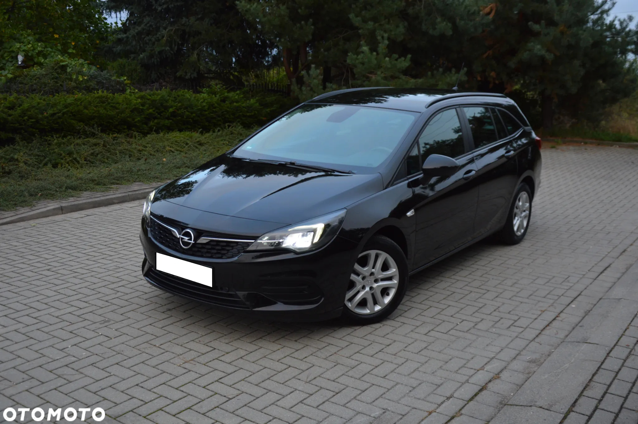 Opel Astra 1.2 Turbo Start/Stop Sports Tourer Edition - 2