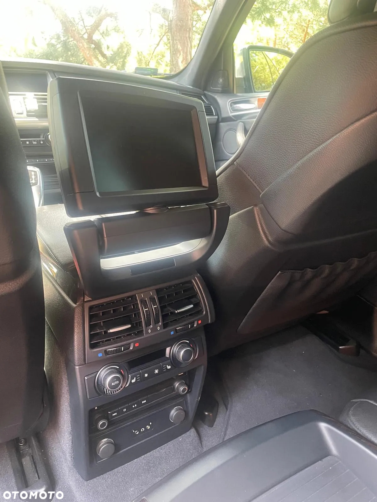 BMW X6 xDrive50i - 13
