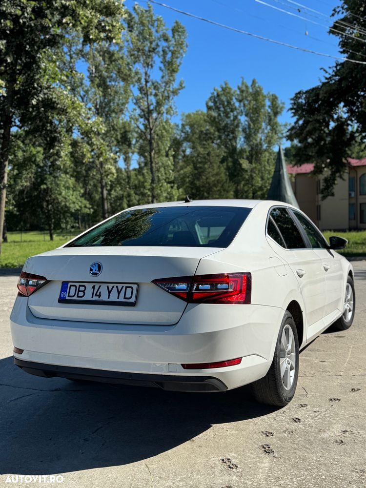 Skoda Superb 2.0 TDI Ambition - 5