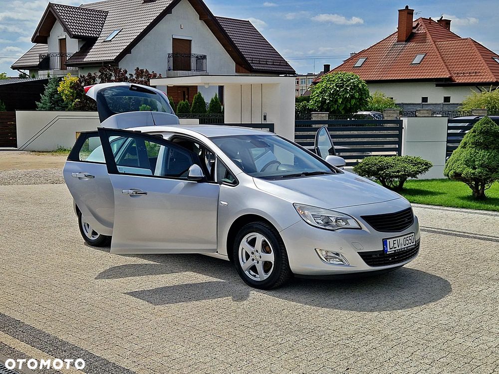 Opel Astra 1.4 Turbo 150 Jahre - 6