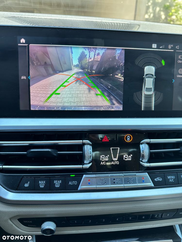 BMW Seria 3 330e M Sport - 17