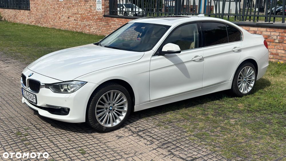 BMW Seria 3 328i Luxury Line - 23