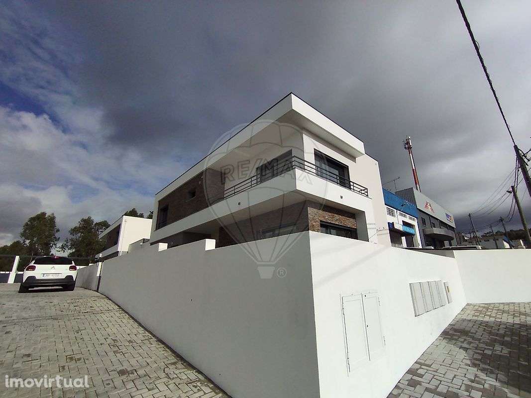 Moradia T4 para arrendamento - Grande imagem: 3/45