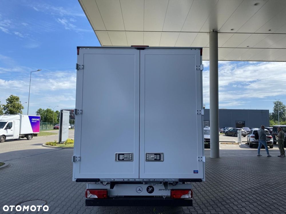 Mercedes-Benz Sprinter - 7