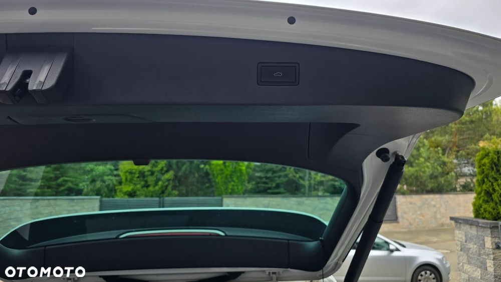 Volkswagen Tiguan 2.0 TDI SCR R-Line - 28