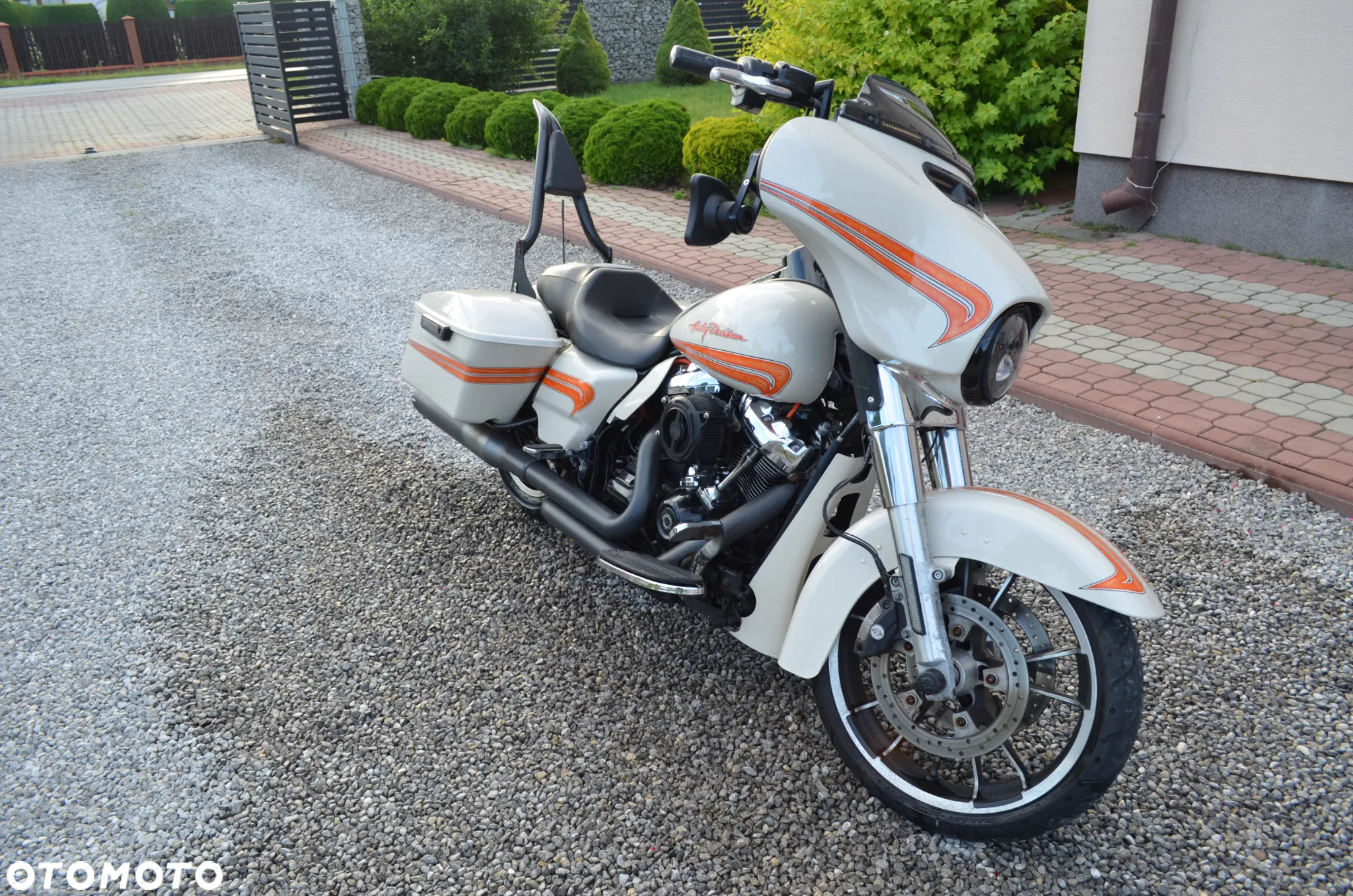 Harley-Davidson Touring Street Glide - 22