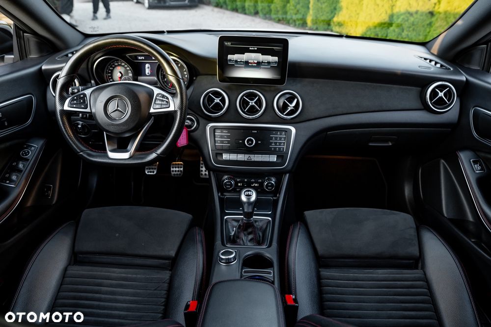 Mercedes-Benz CLA 250 AMG Line - 25