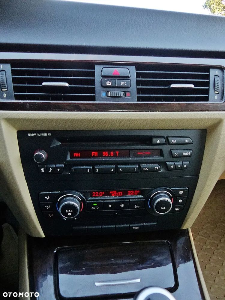 BMW Seria 3 318i Edition Exclusive - 31