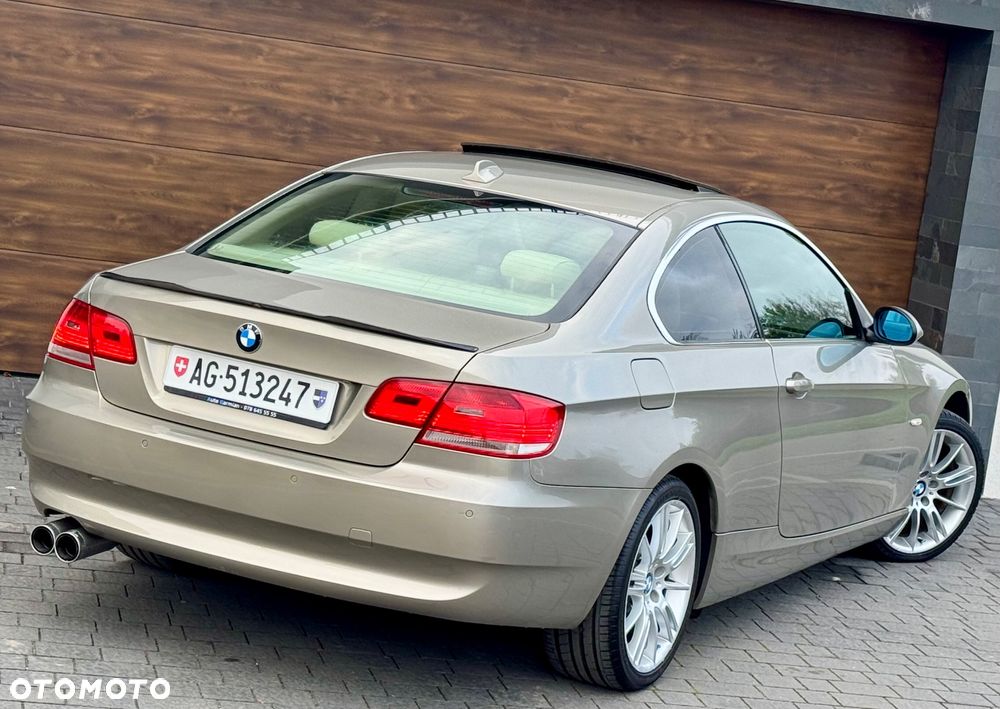 BMW Seria 3 330i Edition Exclusive - 9