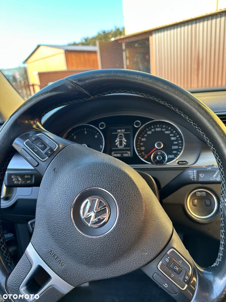 Volkswagen Passat 2.0 TDI Highline - 23