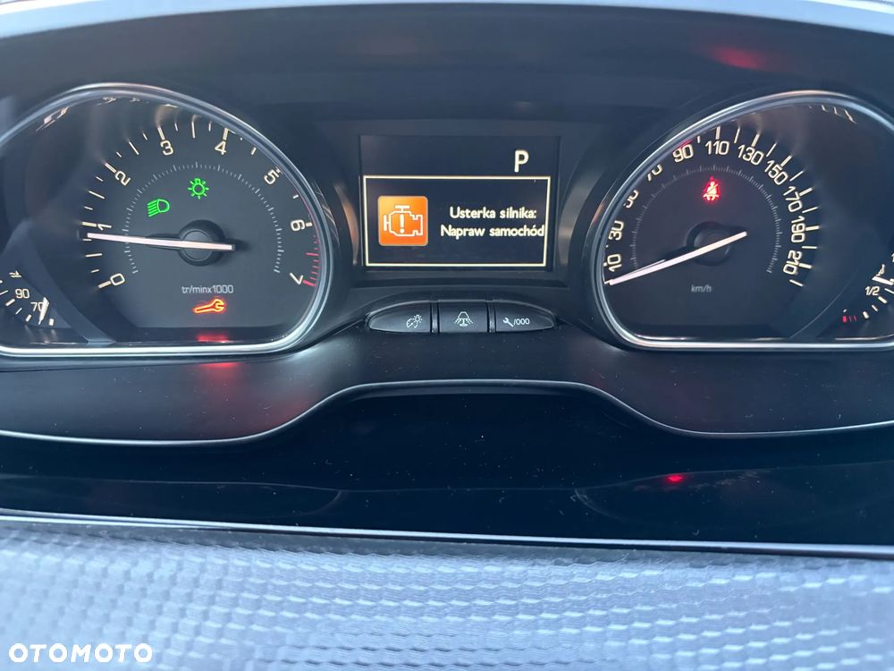 Peugeot 2008 1.2 Pure Tech Allure S&S EAT6 - 12