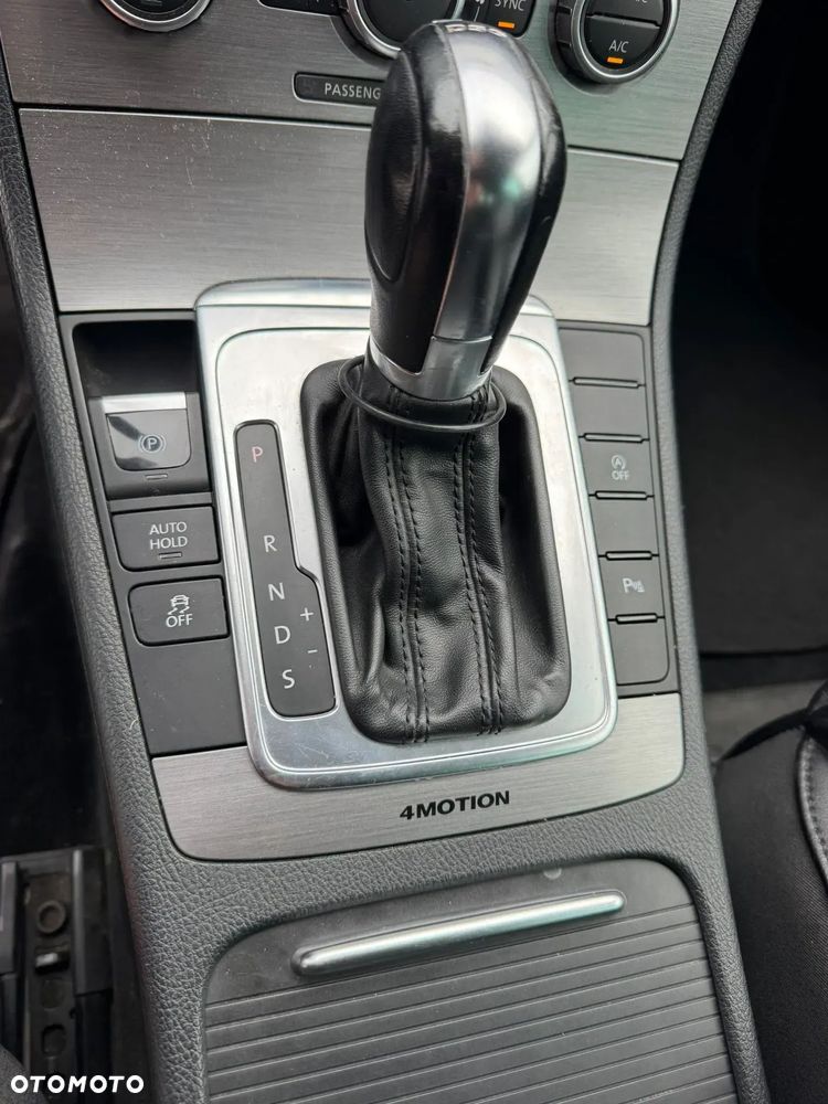 Volkswagen Passat 2.0 TDI DPF DSG 4Motion R-Line Edition Plus - 19