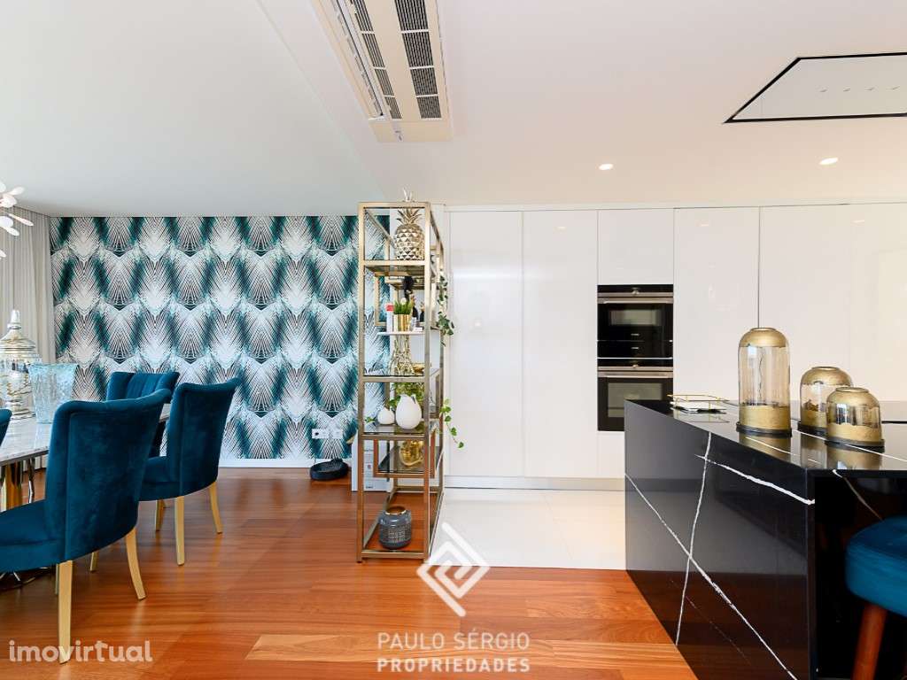 Moradia Luxo com 4 suítes e piscina na Quinta Marques Gomes - Grande imagem: 2/59