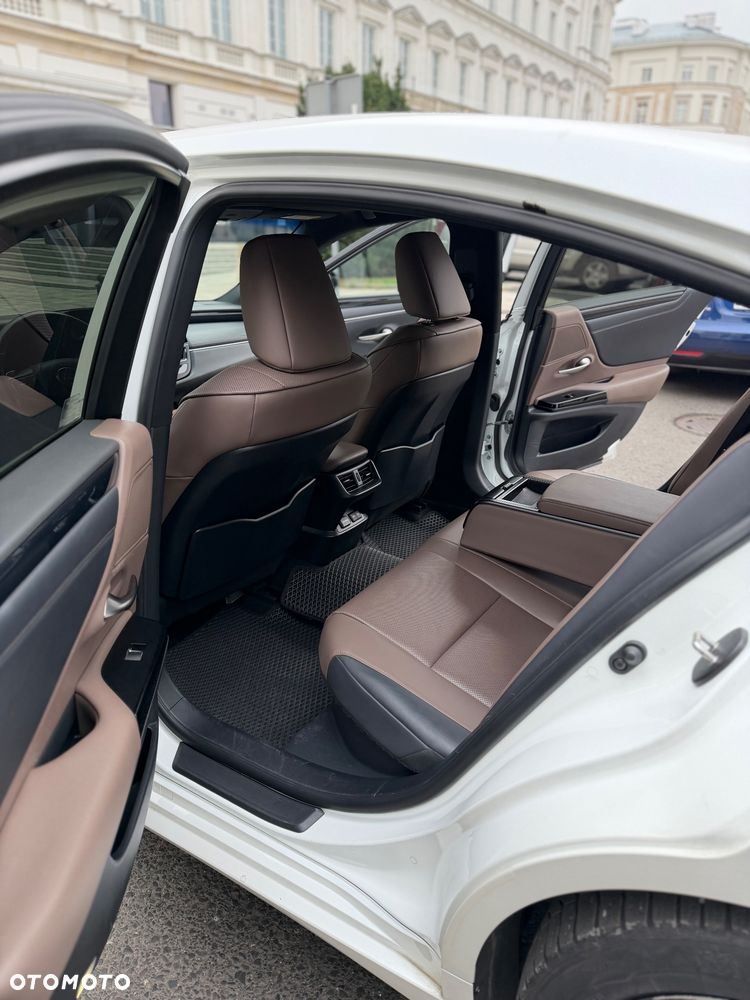Lexus ES 300h Elegance - 4