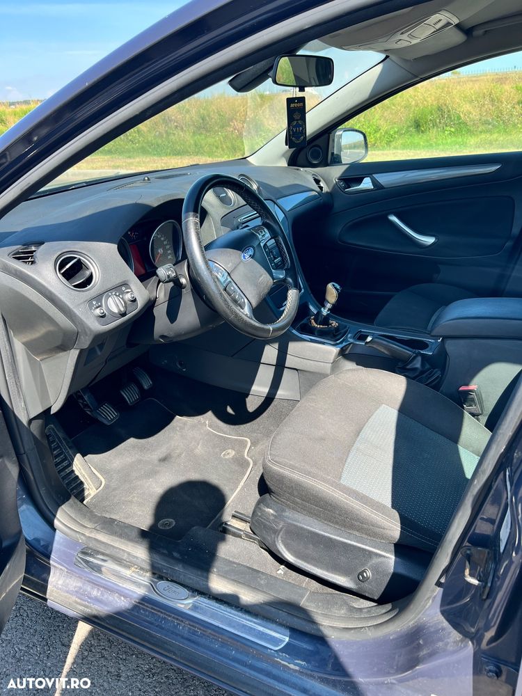 Ford Mondeo - 7