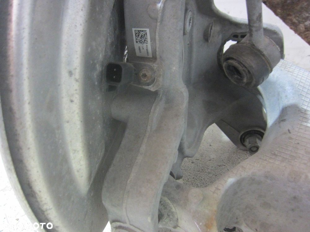 VOLVO XC90 II XC 90 2.0 T6 LEWA TYLNA ZWROTNICA WAHACZE LEWY TYŁ 31658533 - 9