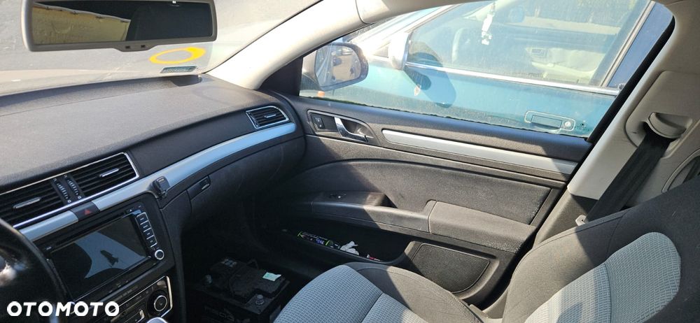 SKODA SUPERB II 08-13 - ZAMEK DRZWI PRZÓD TYL LEWY PRAWY - 24