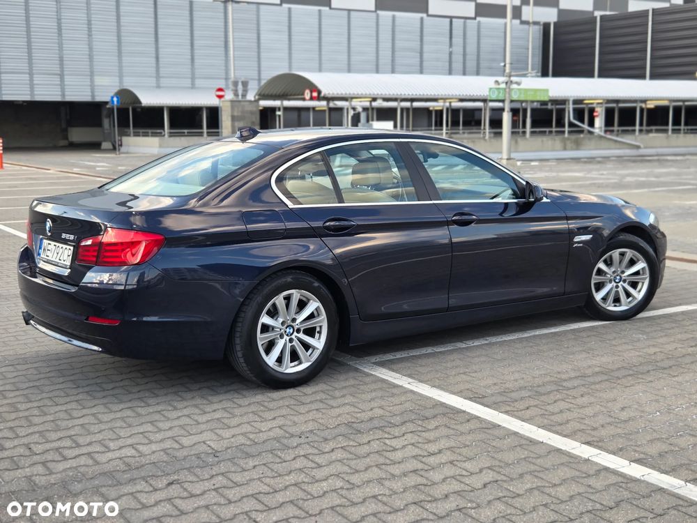 BMW Seria 5 528i xDrive - 7