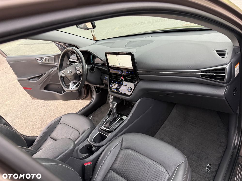 Hyundai IONIQ 1.6 GDI Premium - 18