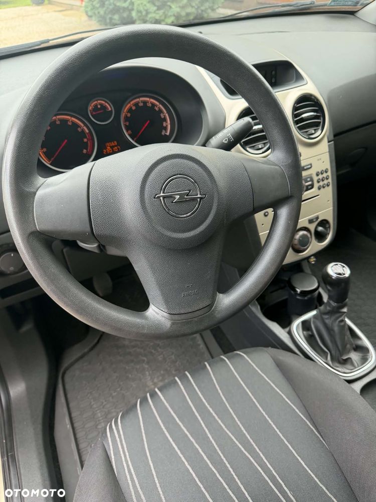 Opel Corsa 1.2 16V Cosmo - 7