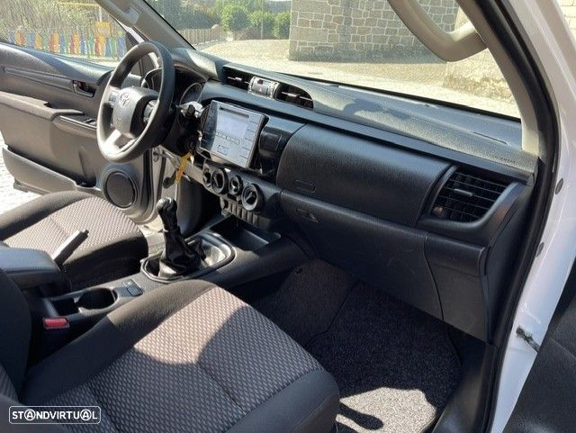 Toyota Hilux - 8