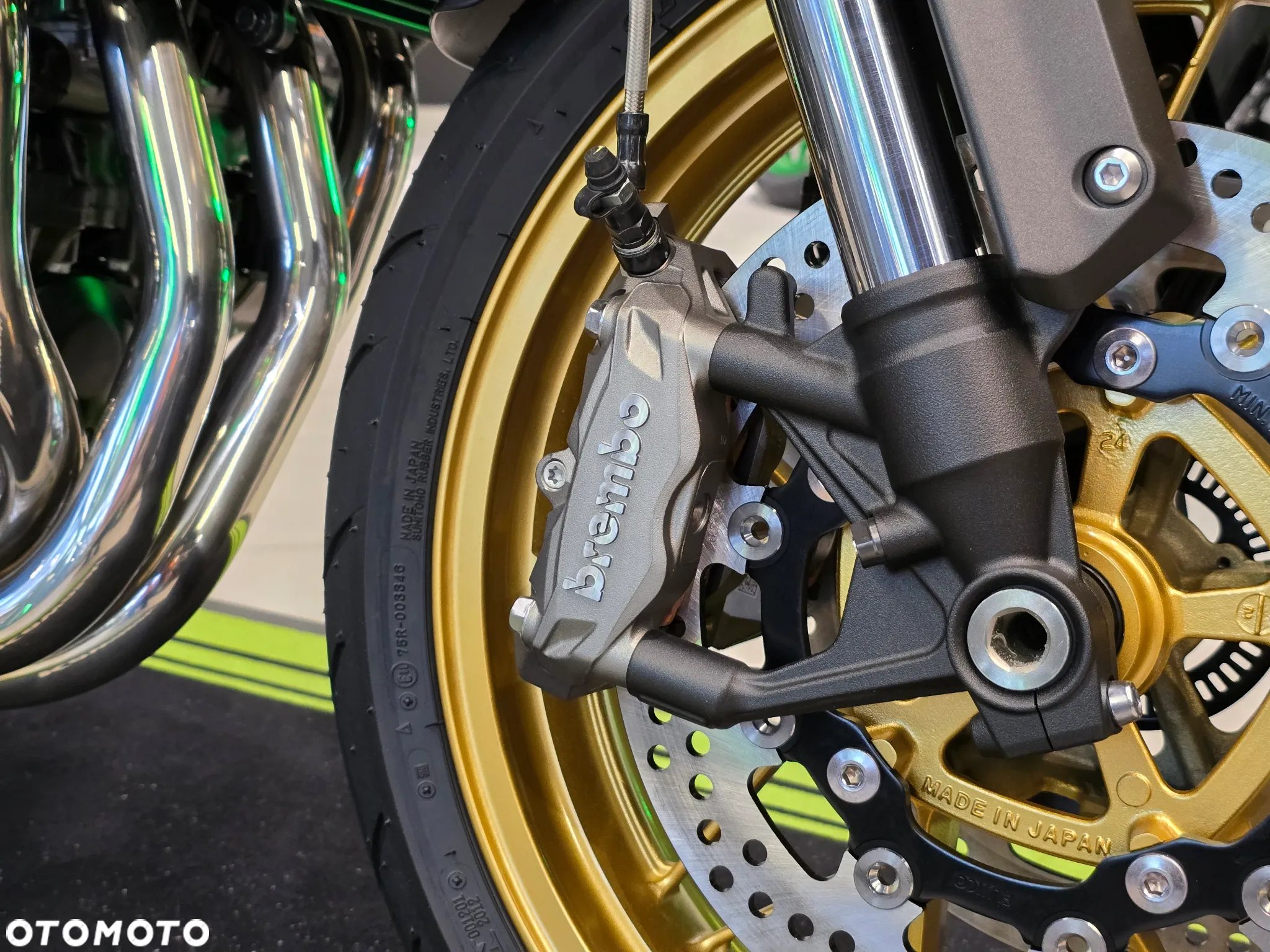 Kawasaki Z 900 RS - 4