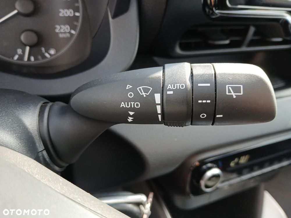 Toyota Yaris Hybrid 1.5 Comfort - 34