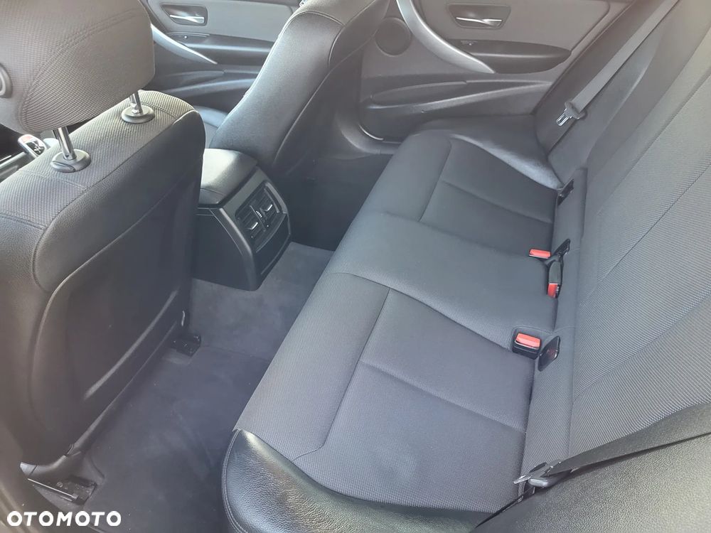 BMW Seria 3 328i Modern Line - 21