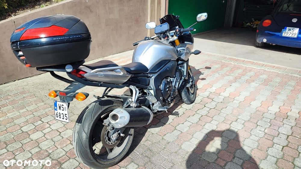 Yamaha FZS - 5