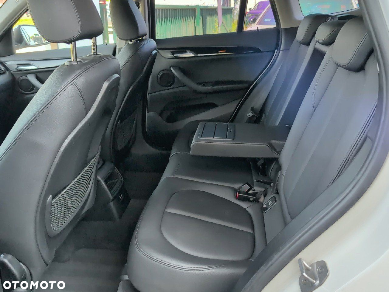 BMW X1 xDrive20i Advantage - 10