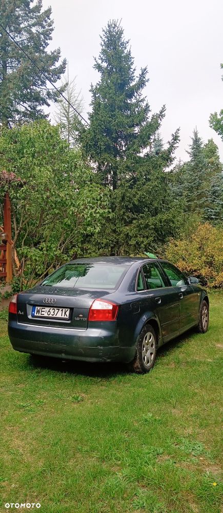 Audi A4 Limousine - 3