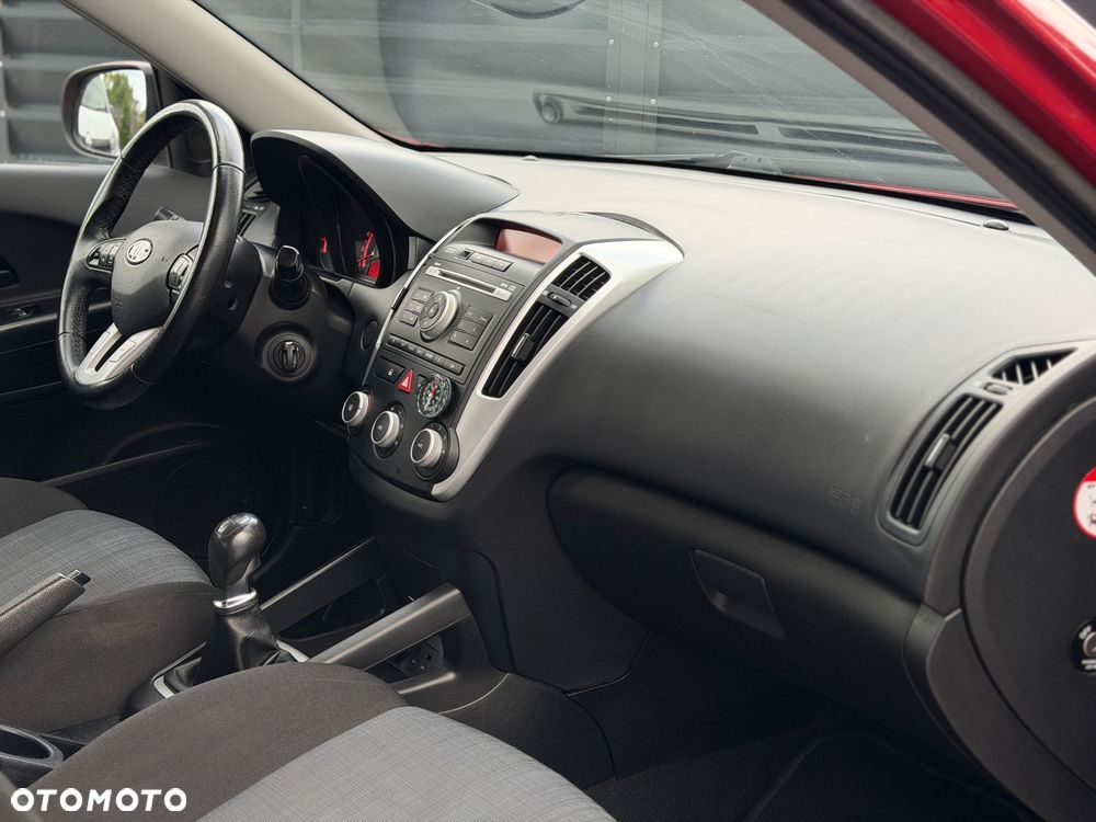 Kia Ceed Cee'd 1.4 Comfort - 24