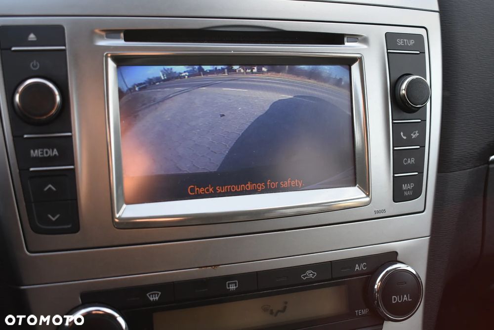 Toyota Avensis 2.0 D-4D Comfort - 10