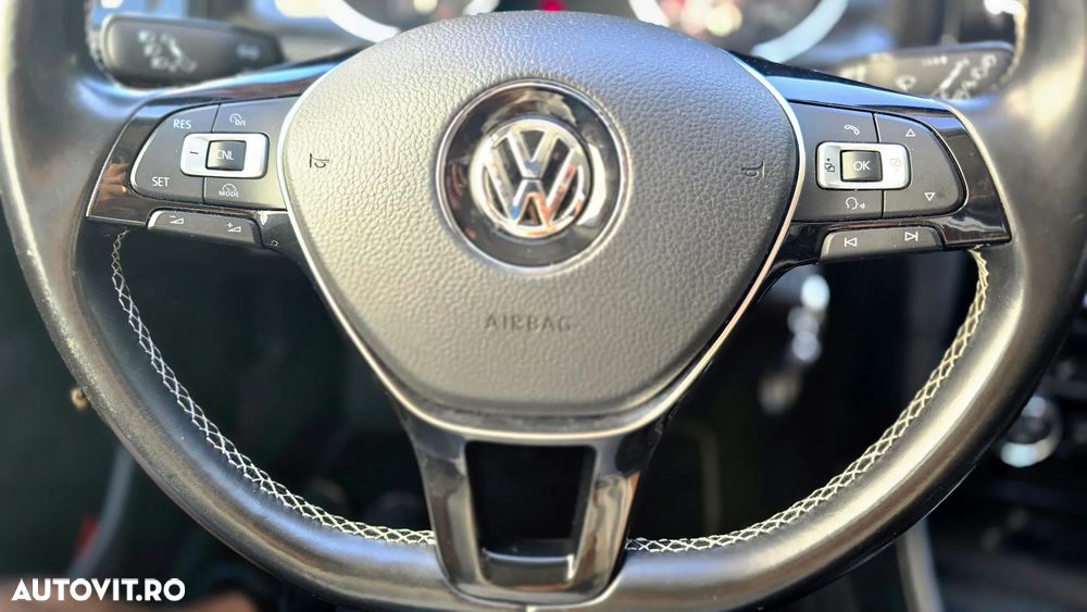 Volkswagen Golf - 9