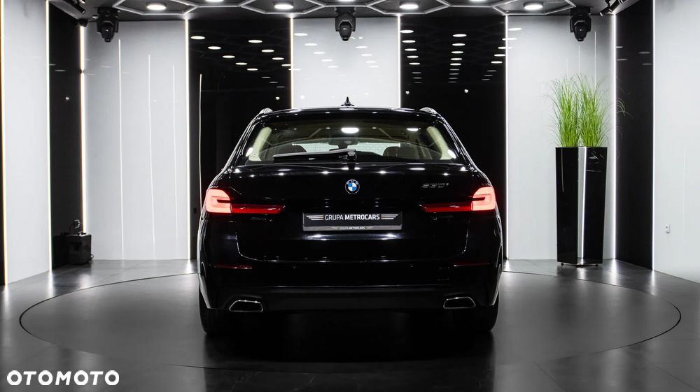 BMW 5 Series 2023 photo 5