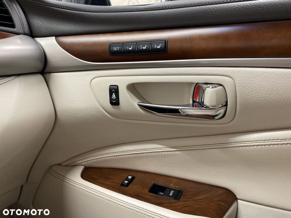 Lexus LS 460 Elite AWD - 21