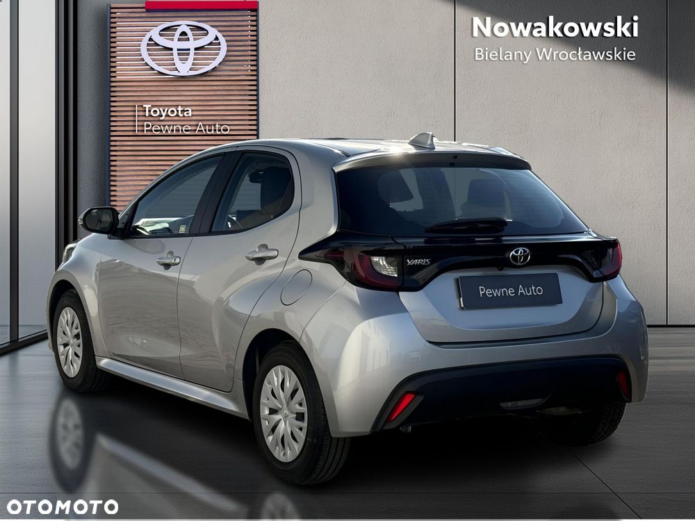 Toyota Yaris - 4