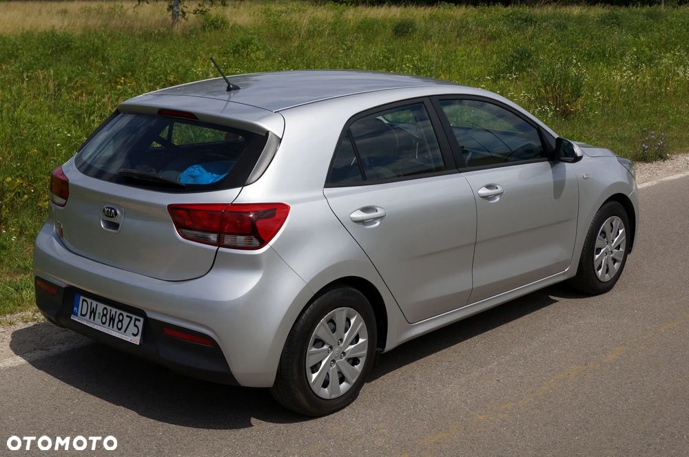 Kia Rio 1.2 L - 4