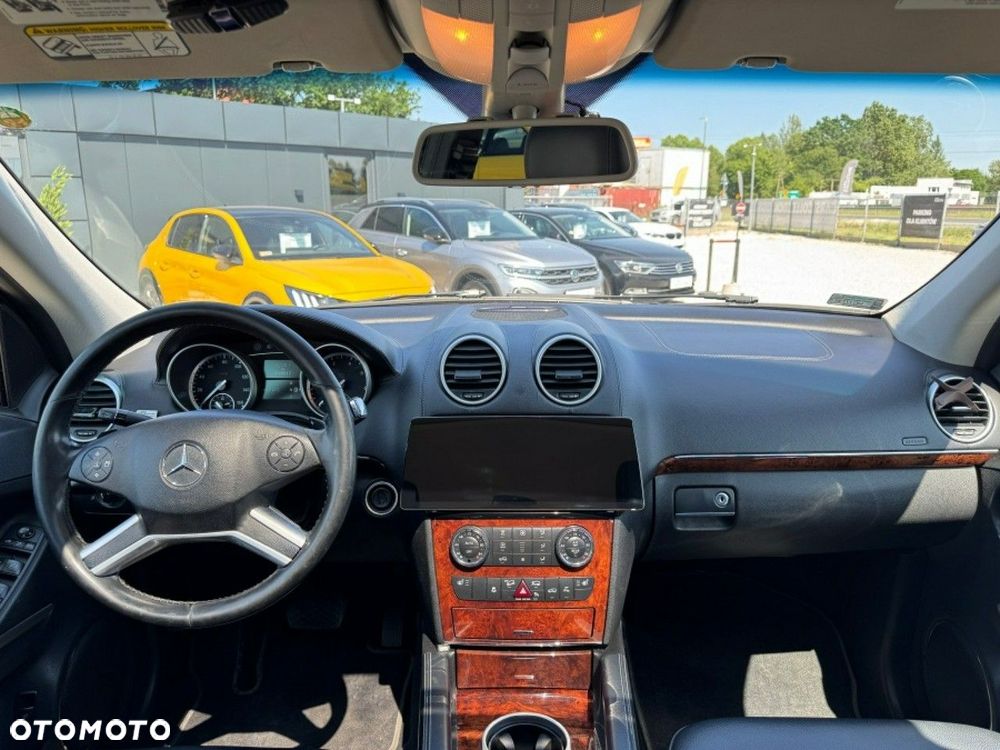 Mercedes-Benz GL - 12