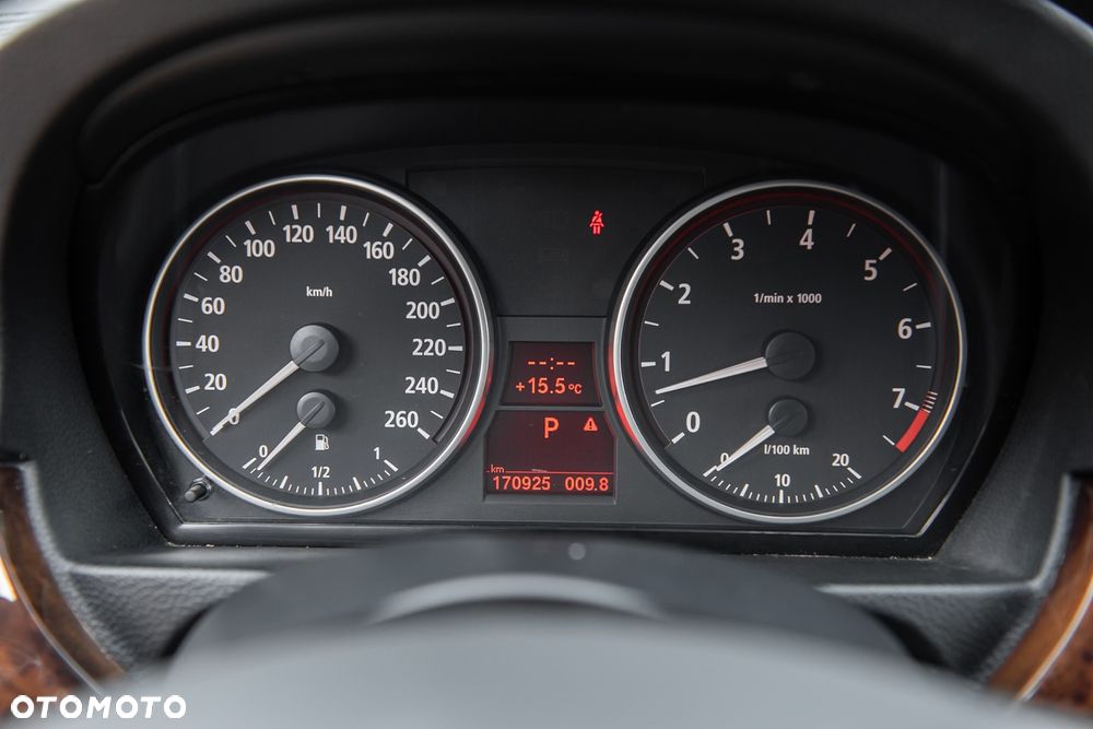 BMW Seria 3 330i - 17